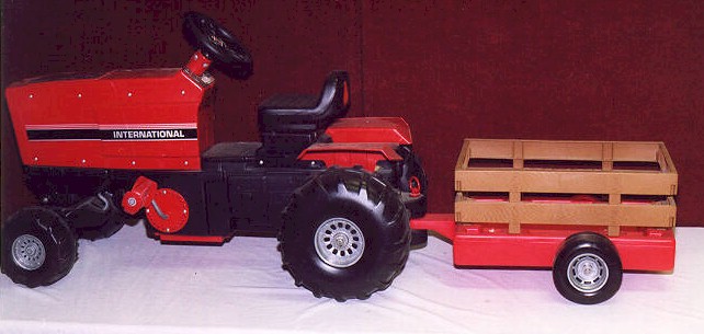 plastic pedal tractor